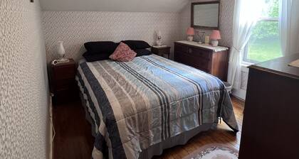 Centrally located 3-bedroom Basecamp in Proctor VT.