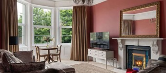 Beautiful Victorian Apartment with Private Parking