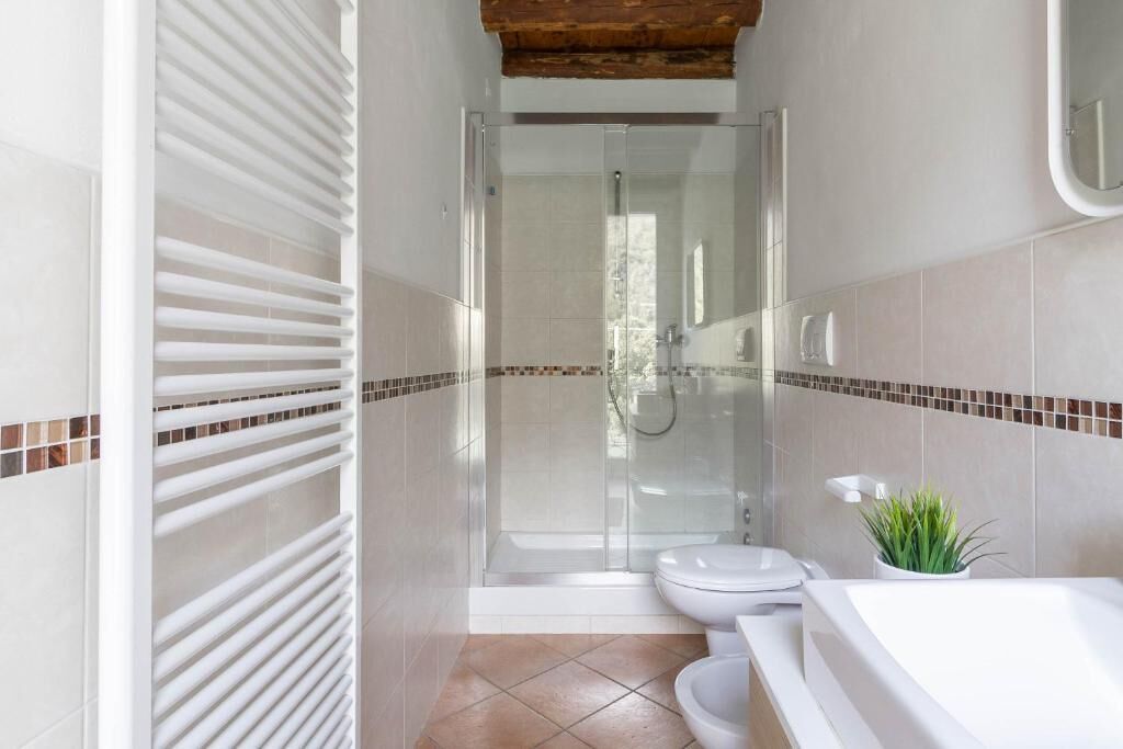 Double Room, River View | Bathroom