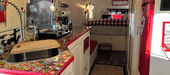 Cozy 1-bedroom Airstream located in National Park beside Brewery