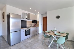 Comfort Apartment, Balcony, City View | Private kitchen | Espresso maker, coffee/tea maker, electric kettle - Dolce Verde (Ajaccio)