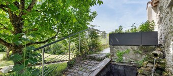 Holiday Home “Gîte Logis des Douves” with Private Terrace and Wi-Fi