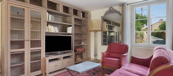 Le Logis des Douves – Gîte “Le Teiphalien” with Private Terrace, Garden & Wi-Fi