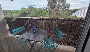 Outdoor dining - Studio with pool and tennis in Biarritz (Anglet)