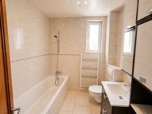 Bathroom - Spacious apartment with garden in Strasbourg (Strasbourg)