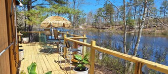 Private farmhouses w/6 acre lake, 2 hours from DC, Tidewater 1 hour from RVA
