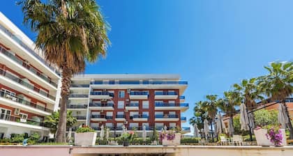 Waterfront Cozy Apartment | 1BR with Free Parking by PikHost