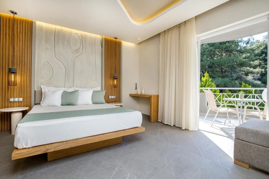 In-room safe, blackout curtains, iron/ironing board, free WiFi