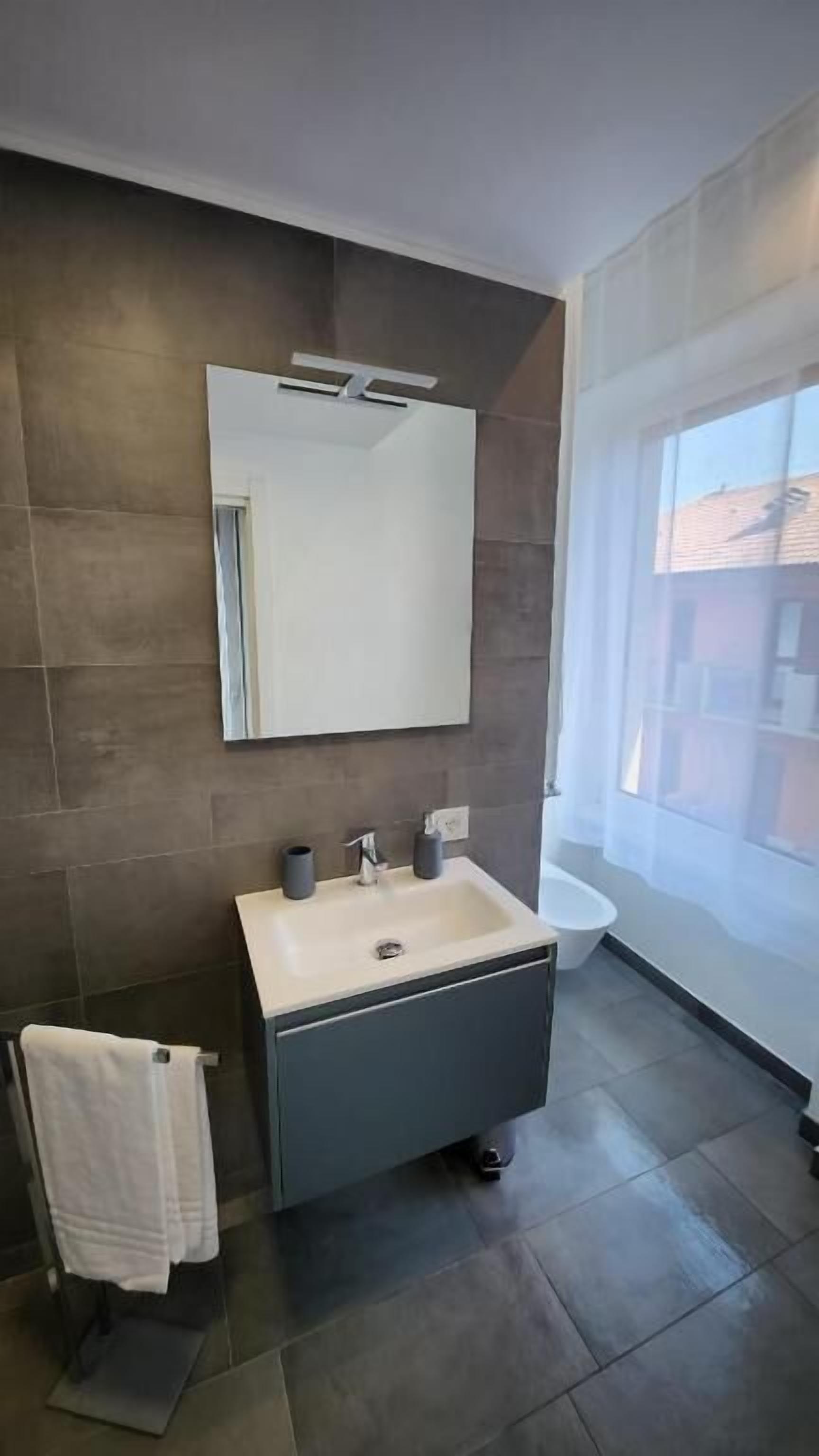 Chambre Double Deluxe, balcon, vue cour intérieure | Salle de bain