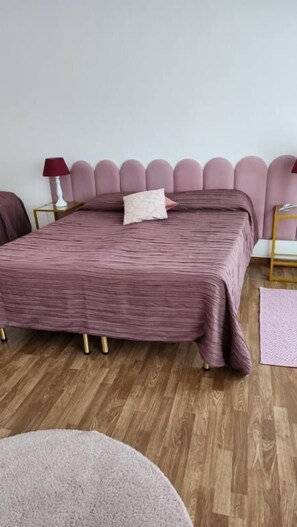 Triple Room, City View | In-room safe, iron/ironing board, free WiFi - COMFORT ACCOMMODATION ROOM (Bergamo)