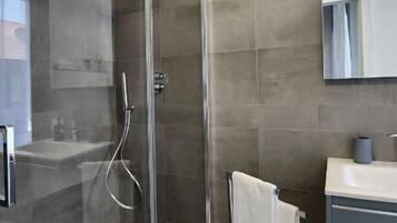 Doppia Deluxe, balcone, vista cortile | Bagno