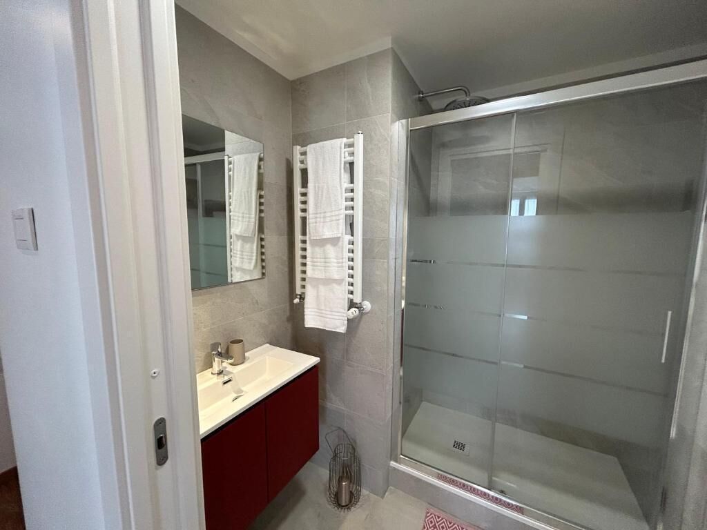 Camera tripla, vista città | Bagno
