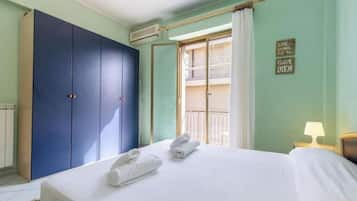 2 bedrooms, iron/ironing board, bed sheets