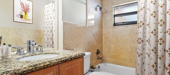 Serene 1-bedroom farmhouse in West Palm Beach