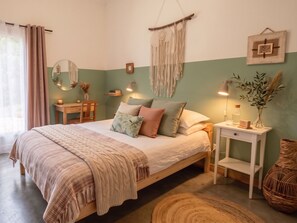 Iron/ironing board, bed sheets - Family B&B in the heart of the horses (Jouques)