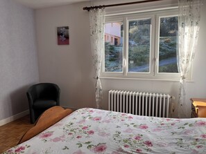 Iron/ironing board, free WiFi - Spacious, quiet gîte close to the forest (Saint-Amé)