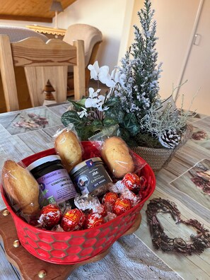 Dining - Spacious, quiet gîte close to the forest (Saint-Amé)