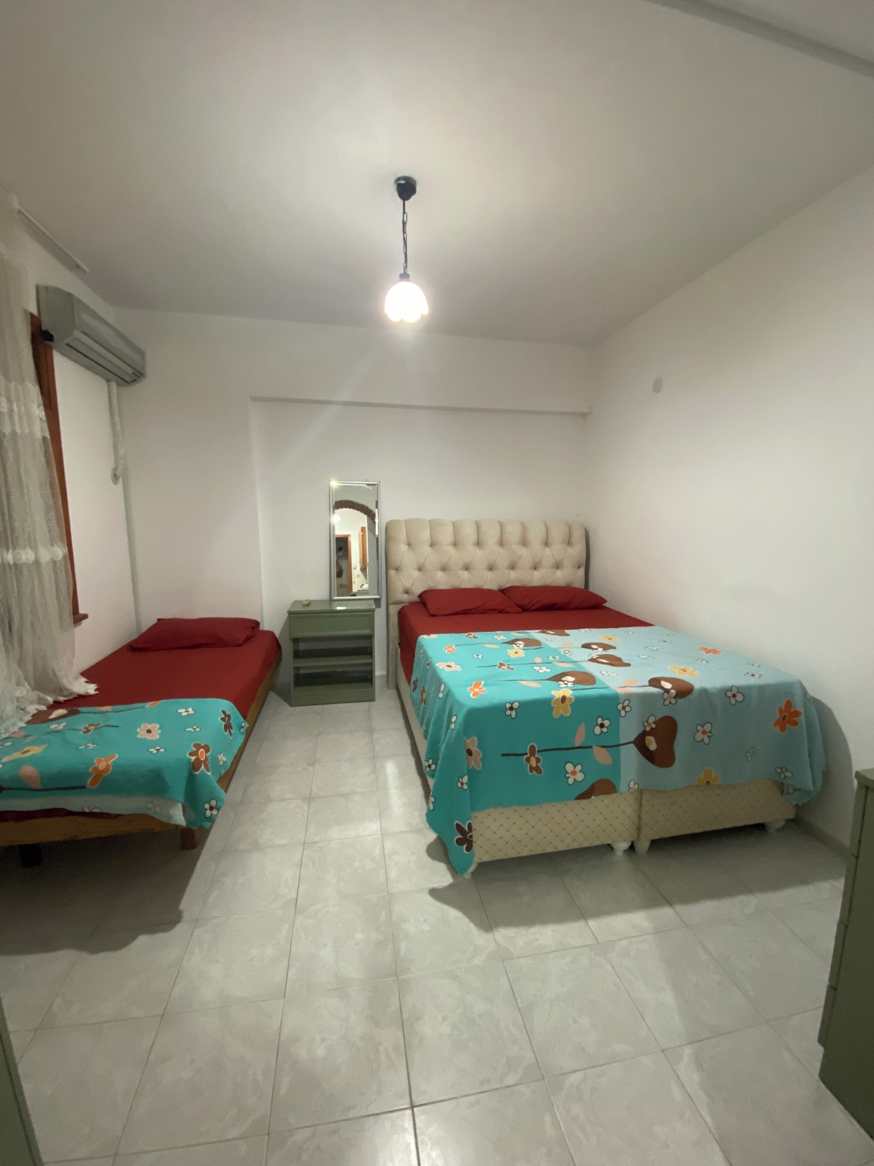 Chambre Triple Standard, balcon, vue ville | Wi-Fi gratuit