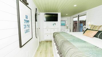 Travel cot, WiFi, bed sheets