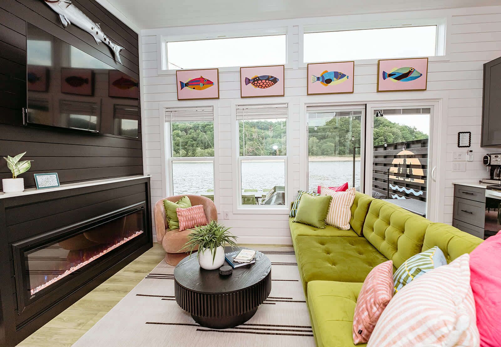 TV, fireplace, offices