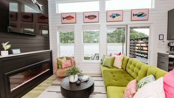 TV, fireplace, offices