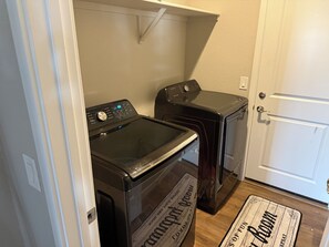 Interior - Fabulous 5-bedroom house with AC in charming Monument (Monument)
