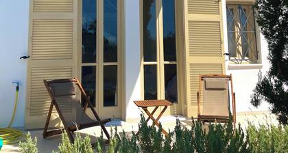 Villa for up to 12 guests in the heart of Aegina pistachio fields.