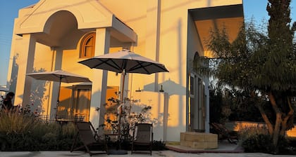 Villa for up to 12 guests in the heart of Aegina pistachio fields.