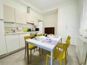 Dining - Vrbo Property (Finale Ligure)