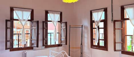 Classic-Zimmer, Nichtraucher | Daunenbettdecken, individuell dekoriert, kostenloses WLAN