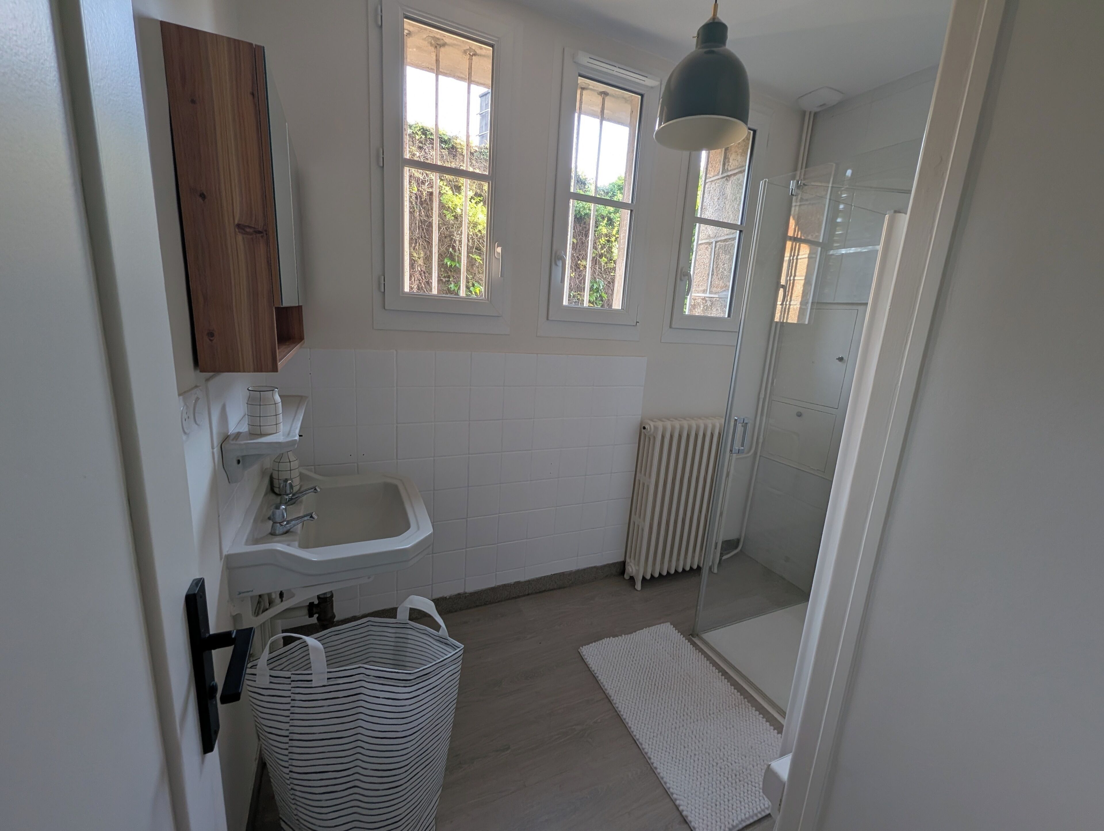 Dusche, Handtücher, Toilettenpapier