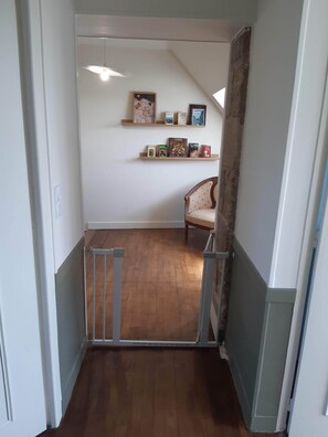 Interior - Large gîte with garden close to town center and exceptional panorama (Avranches)