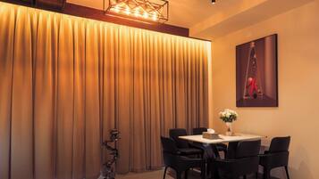 Classic House | Dining