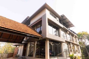 Ngoại thất