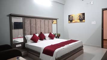 Kamar Double atau Twin Standar, pemandangan kota | Meja kerja, ruang kerja ramah laptop, dan Wi-Fi gratis