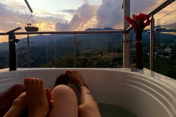 Outdoor spa tub