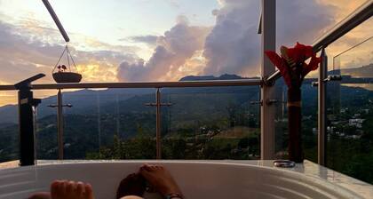Cozy 1-bedroom cottage in gorgeous Silvania with mountain views