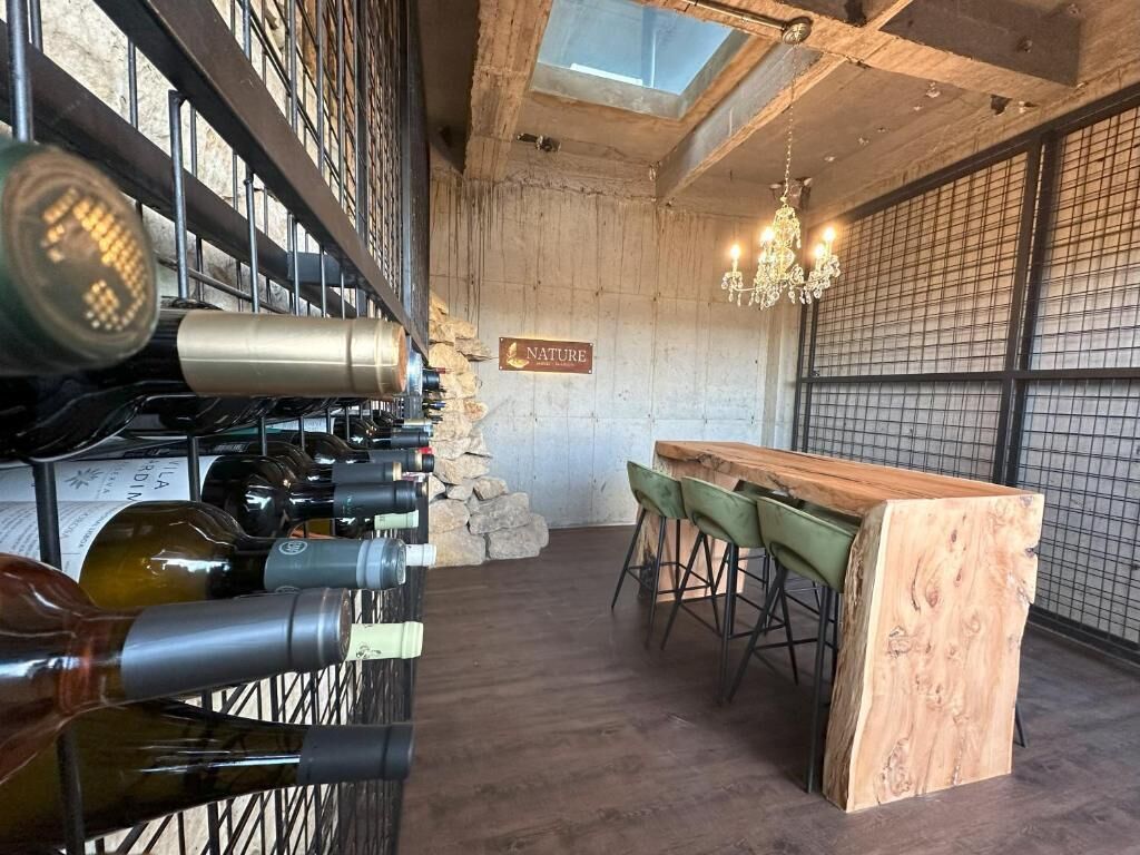 Bar (trong khuôn viên)