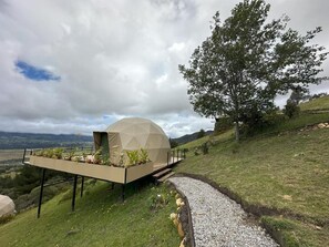 Deluxe Bungalow, Lagoon View | Property grounds - Nature Luxury Glamping (Guatavita)