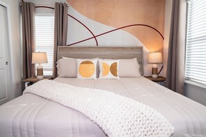 10 bedrooms, iron/ironing board, free WiFi, bed sheets - Brand New 10BR 8BA/Themed BR/PrivatePool/SPA 16276 (Clermont)