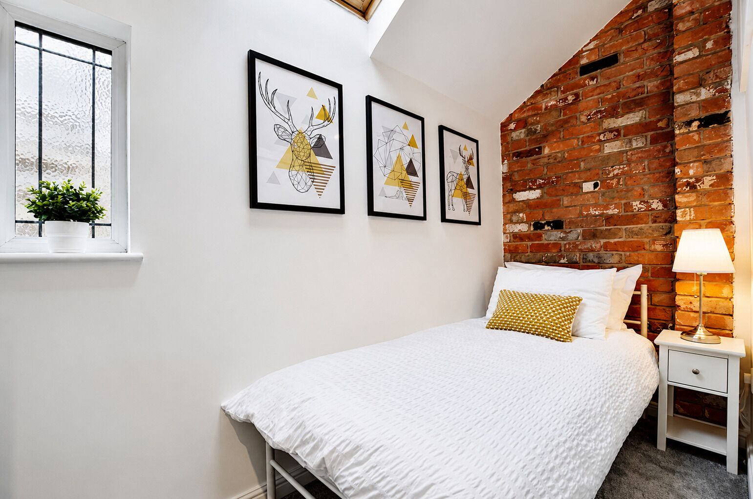 2 bedrooms, iron/ironing board, WiFi (free), bed sheets