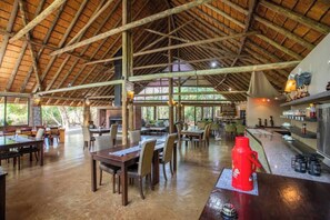 Habitación, varias habitaciones, con acceso para personas discapacitadas, para fumadores | Restaurantes
