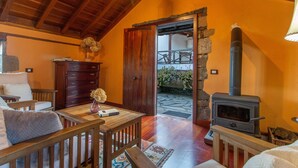 Unclassified image, 4 of 36, button - Vacation Apartment 'El Pajar De Inés' with Sea View, Private Terrace and Wi-Fi (Aguamansa)