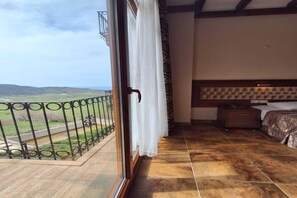 In-room safe, laptop workspace, blackout drapes - MASİ TURİZM İŞLET VE OTEL İNŞ.TİC.A.Ş (Gökçeada)
