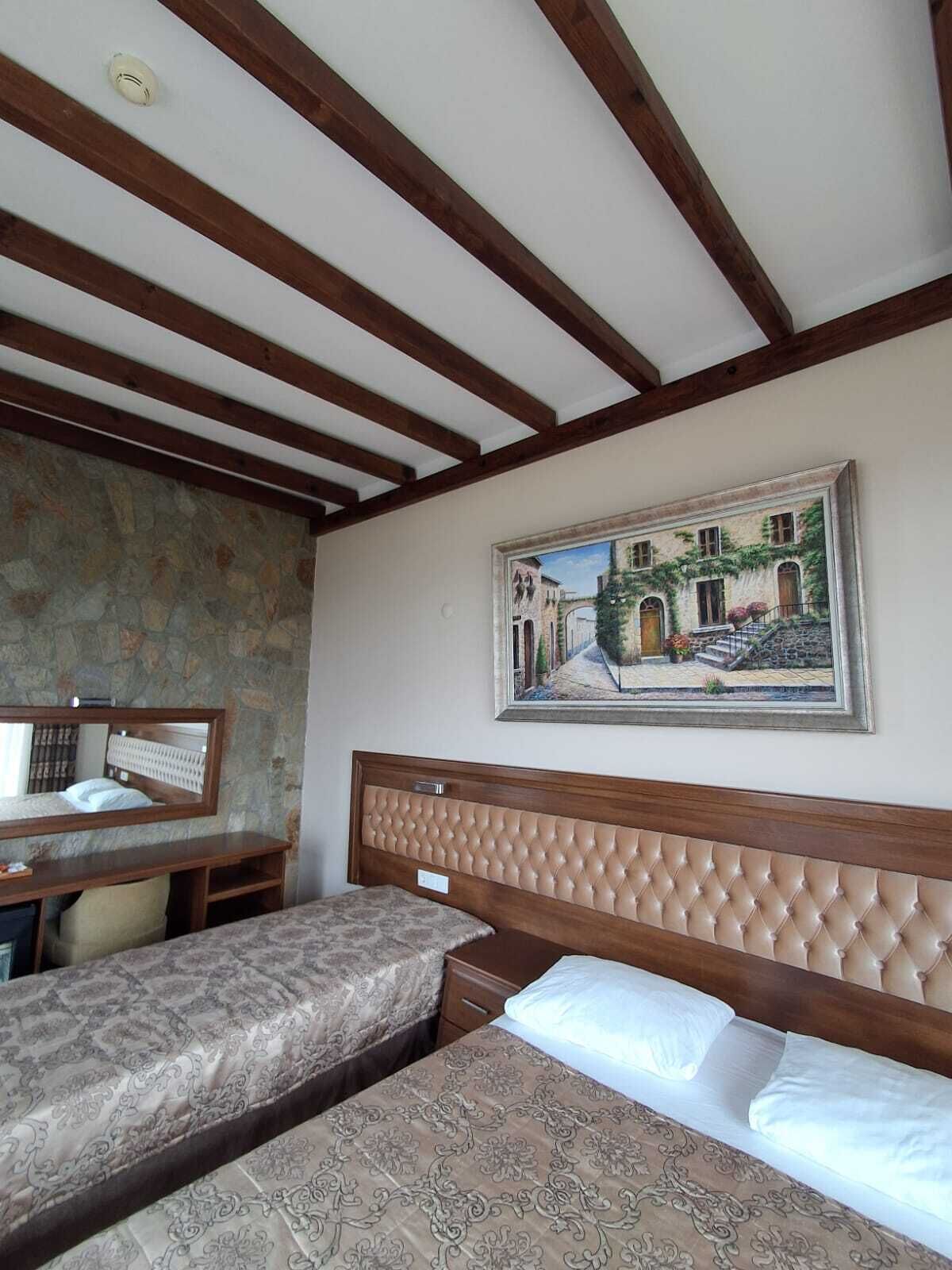 In-room safe, laptop workspace, blackout drapes