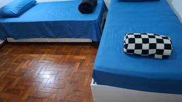 Iron/ironing board, internet, bed sheets