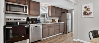 Cozy 3BR w/ Yard • Dog Friendly • Ensuite