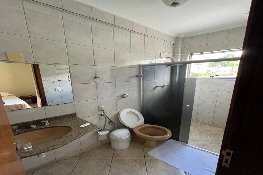 Quarto casal | Banheiro | Chuveiro, produtos de toalete grátis, toalhas de banho, sabonete