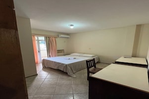 Quarto casal | Escrivaninha, Wi-Fi de cortesia