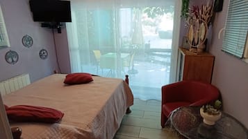 1 chambre, fer et planche à repasser, lit parapluie, Wi-Fi gratuit